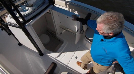 Robalo R242EX head compartment