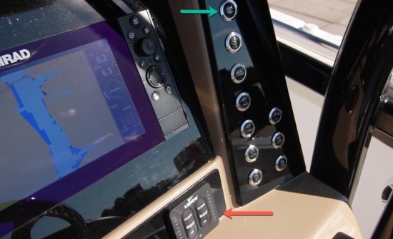 Robalo R242EX shift and throttle binnacle