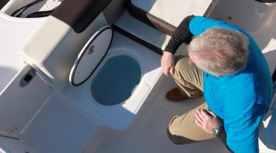 Robalo R242EX flow valves