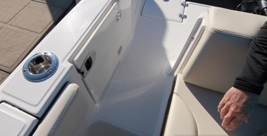 Robalo R242EX walkthrough door