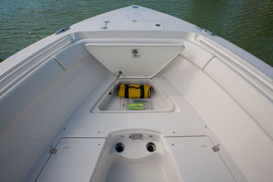 Sailfish 320CC casting deck