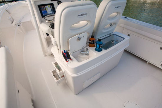 Sailfish 320CC rigging station