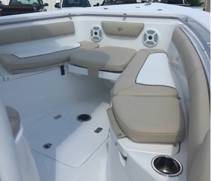 Sea Pro 219 Deep V CC bow rider seating