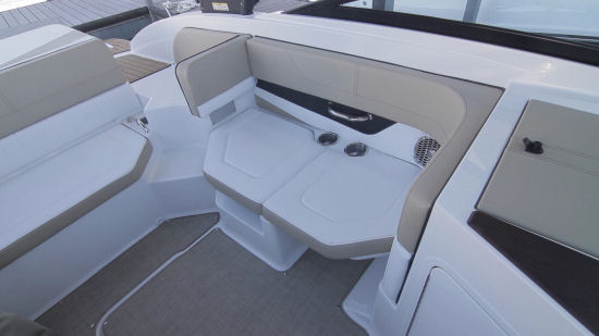 Sea Ray 19 SPX port seat