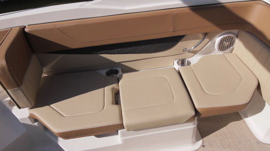 Sea Ray 21 SPX observers seat