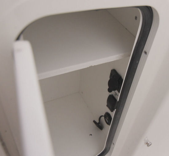 Sea Ray 250 SLX plugs