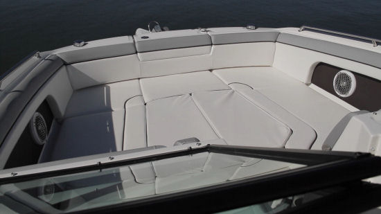 Sea Ray 290 Sundeck sun pad