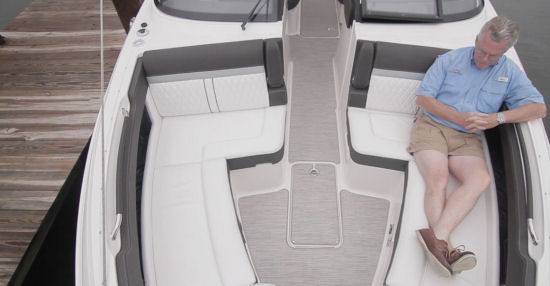 Sea Ray 310 SLX bow