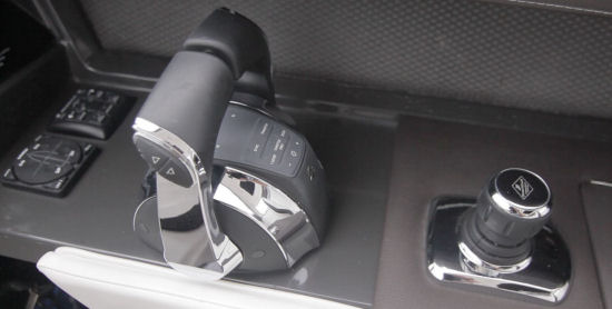 Sea Ray 310 SLX joystick docking