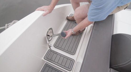 Sea Ray 310 SLX shower head