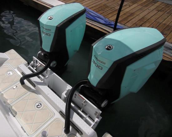 Shallow Sport 32 X3 outboards