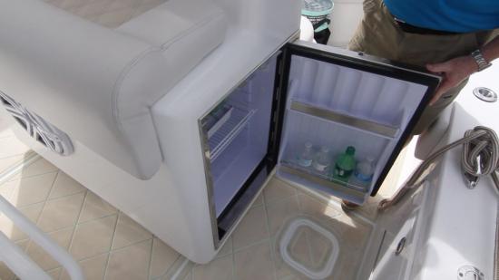 Shallow Sport 32 X3 refrigerator