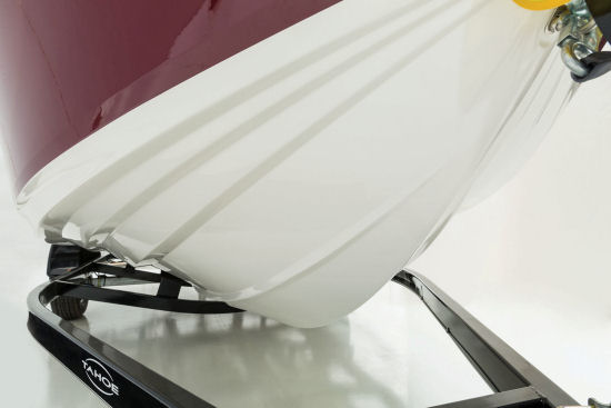 Tahoe 450 TS Outboard hull bottom