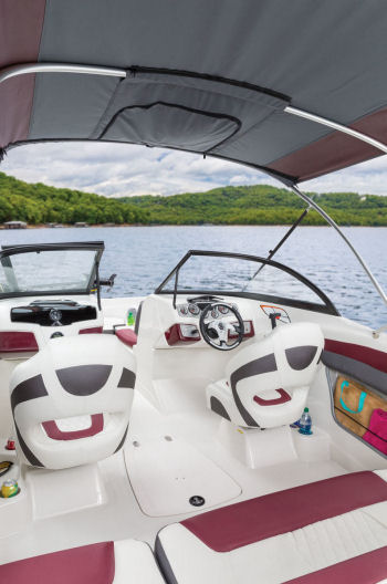 Tahoe 500 TF helm cup holders