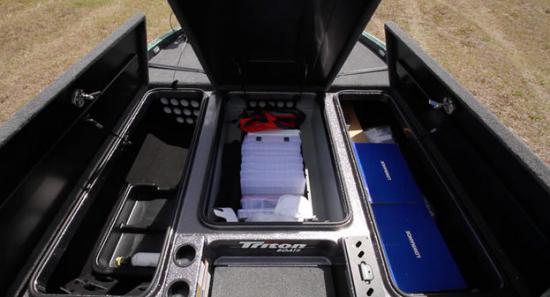 Triton 21 TrX lockers