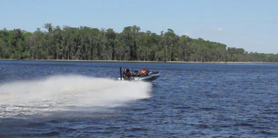 Triton 21 TrX running