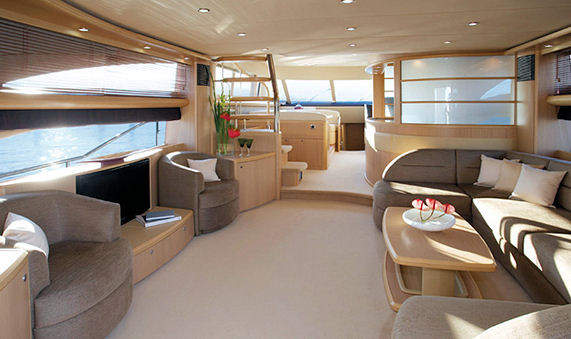 Viking 70 Saloon