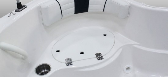 Wellcraft 180 Fisherman stern quarters