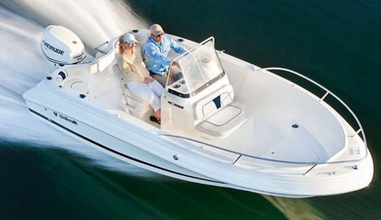 Wellcraft 180 Fisherman running shot