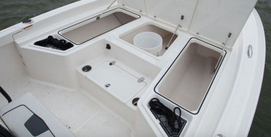 Wellcraft 221 Fisherman bow storage