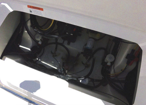 Wellcraft 241 Fisherman access