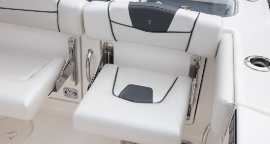 Wellcraft 302 Scarab Offshore jump seat