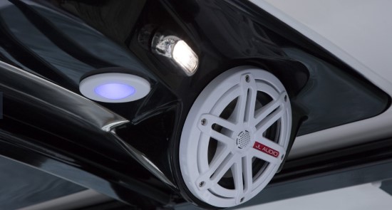 Wellcraft 302 Scarab Offshore lights