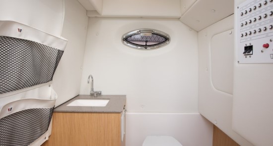 Wellcraft 302 Scarab Offshore over head space