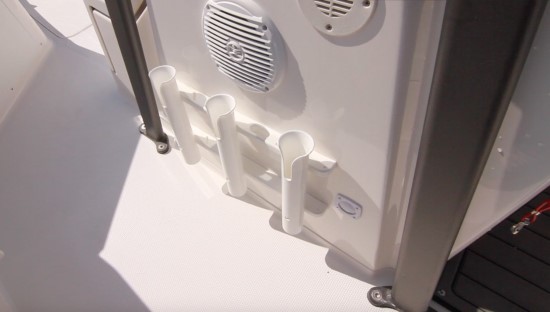 Yamaha 210 FSH Sport Three Rod Holders