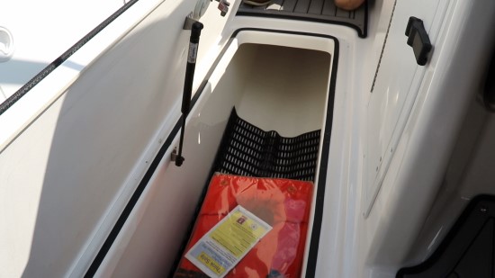 Yamaha 212 Limited S storage