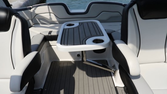 Yamaha 212 Limited S pedestal table