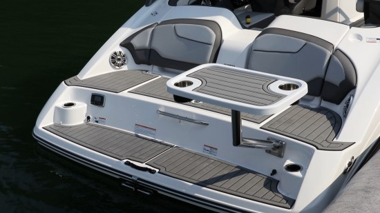 Yamaha 212 Limited S table