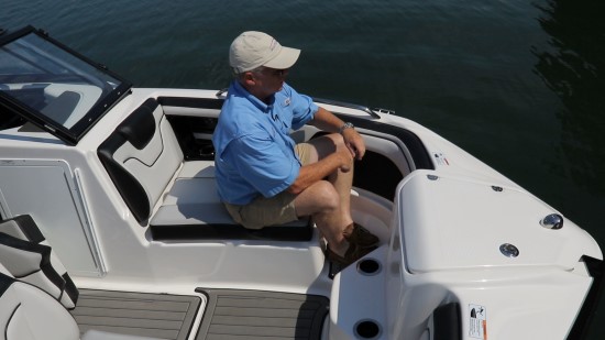 Yamaha 212X bow seating