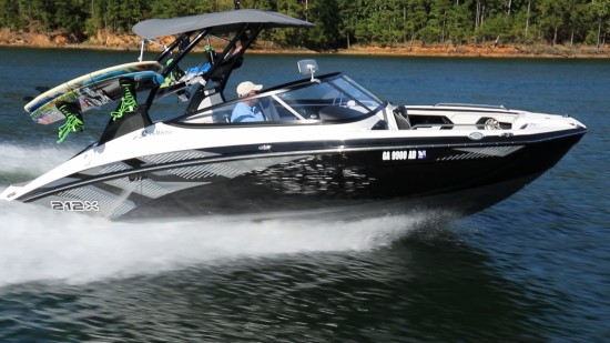 Yamaha 212X running shot