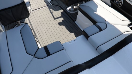 Yamaha 212X u shaped seating