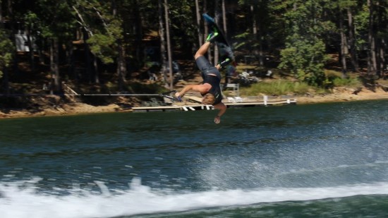 Yamaha 212X wake boarding