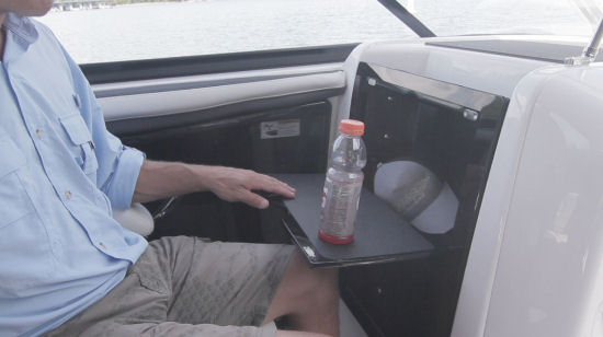 Yamaha 242 Limited S E-Series glove box