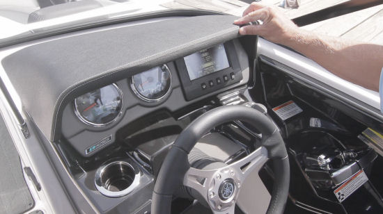 Yamaha 242 Limited S E-Series helm dash