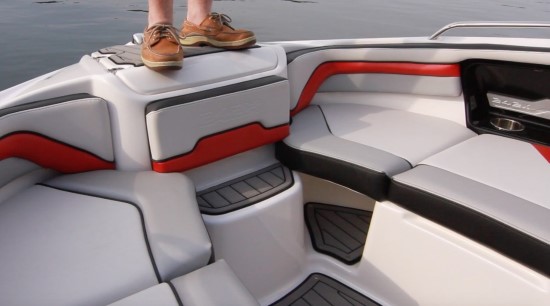 Yamaha 242X E-Series bow step