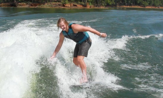 Yamaha 242X E-Series wake surf