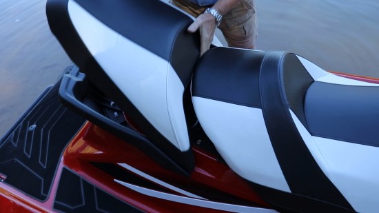 Yamaha GP1800 removable seat