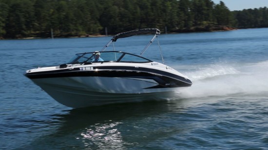 Yamaha SX195 running shot