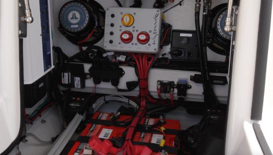 Yellowfin 24 CE batteries