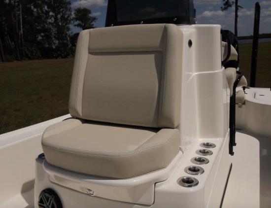 Yellowfin 24 CE leaning post