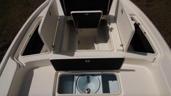 Yellowfin 24 CE live well