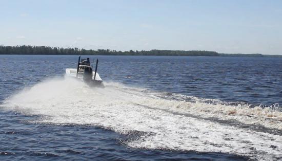 Yellowfin 24 CE running