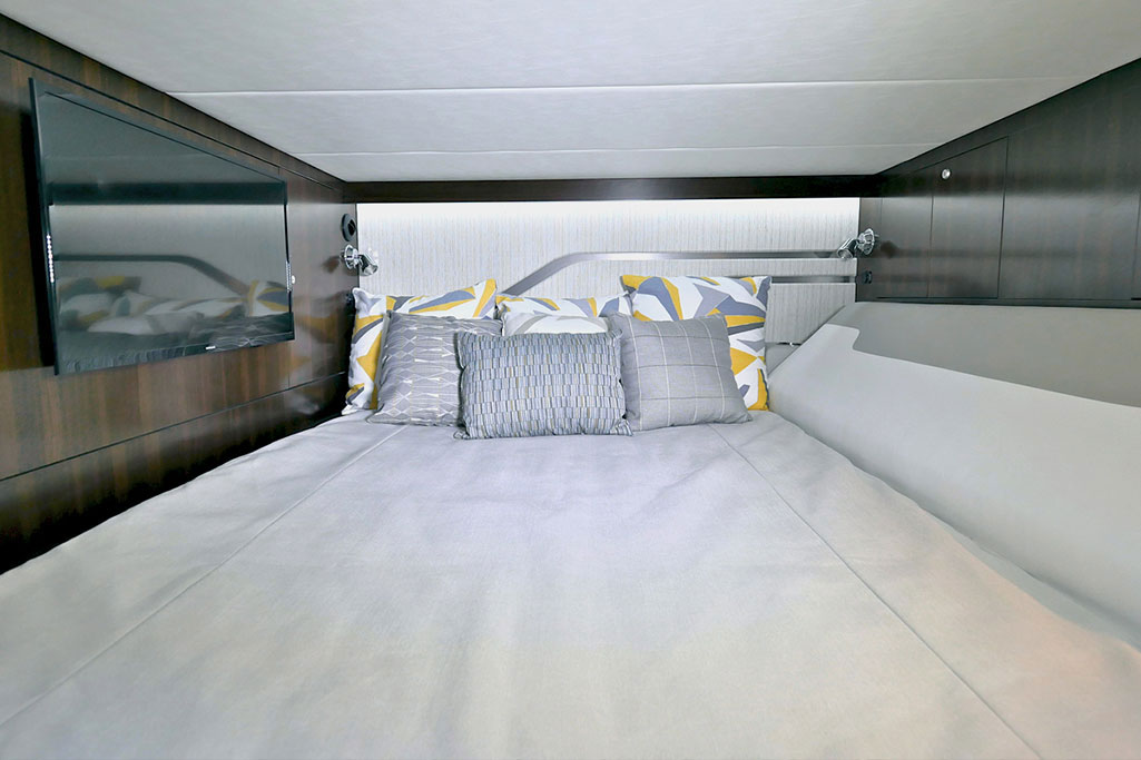 Cruisers Yachts 42 GLS