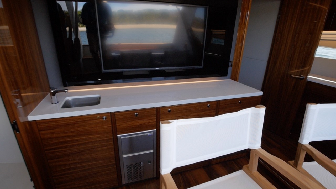 Forward large screen