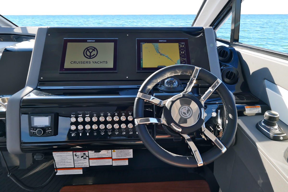 Cruisers Yachts 42 GLS