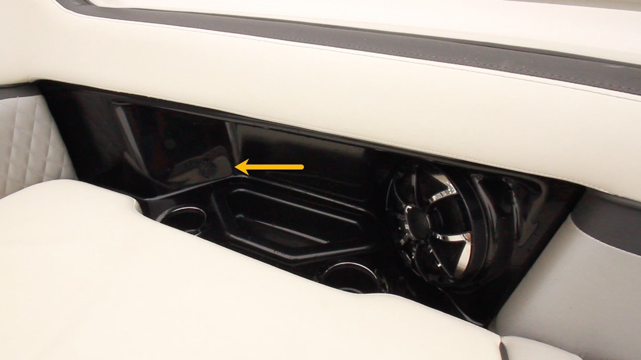 Outboard drink holders